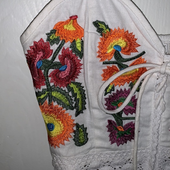 Sadie & Sage Floral Embroidered Crop Top, adjustable spaghetti strap - Picture 3 of 10